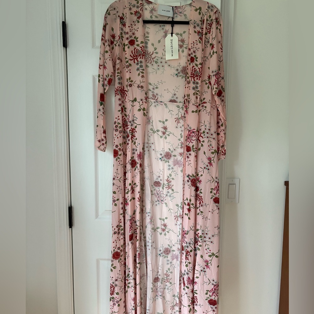 WE ARE LEONE PINK FLORAL DUSTER/COVERUP SIZE M/L